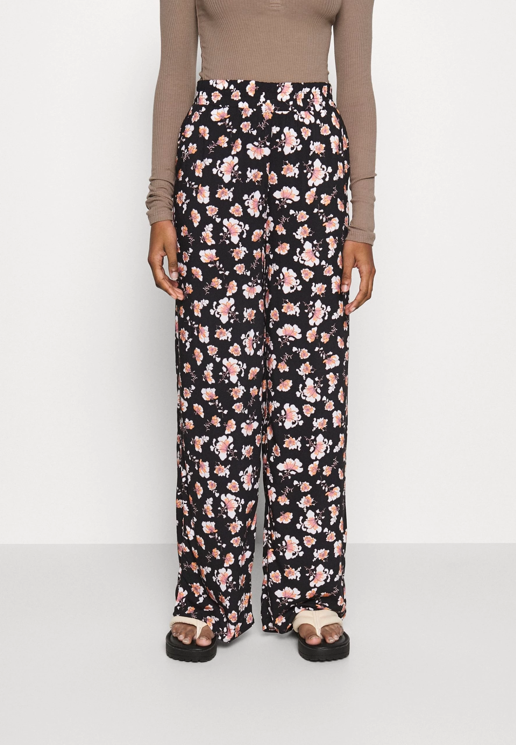 PantaloniBlack/Multi-Coloured Donna Pantaloni ANH21A00W-Q12 1 PantaloniBlack/Multi-Coloured Donna Pantaloni ANH21A00W-Q12