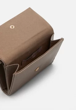 Anna Field PortafoglioTaupe Donna Portafogli E Portachiavi AN651F038-B11 -Anna Field 88a4b2fe87fe478ebe563eb3de3b5baa scaled