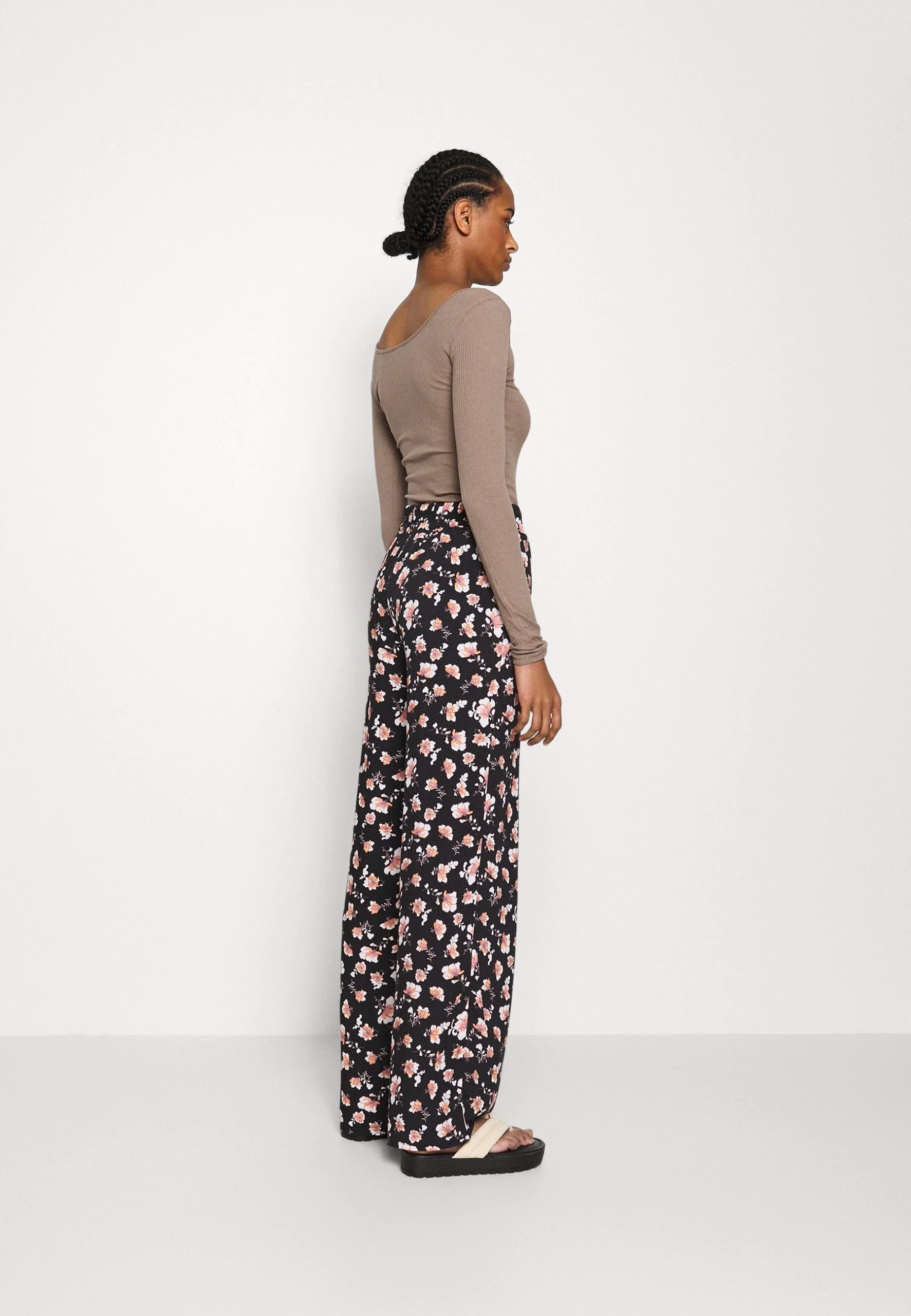 PantaloniBlack/Multi-Coloured Donna Pantaloni ANH21A00W-Q12 3 PantaloniBlack/Multi-Coloured Donna Pantaloni ANH21A00W-Q12 - immagine 3