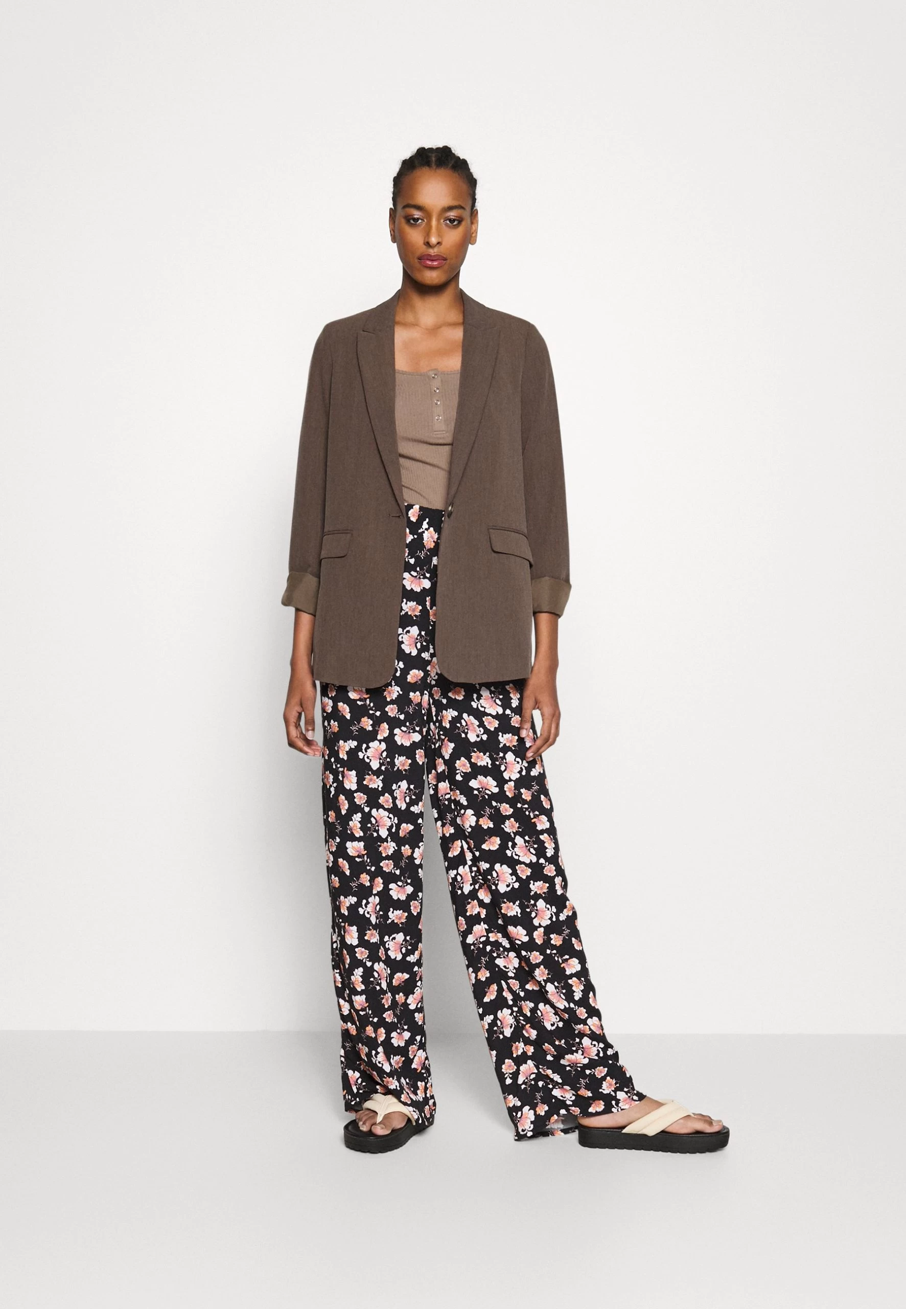 PantaloniBlack/Multi-Coloured Donna Pantaloni ANH21A00W-Q12 2 PantaloniBlack/Multi-Coloured Donna Pantaloni ANH21A00W-Q12 - immagine 2