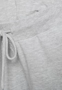 Slim Fit JoggersOverbumpPantaloni SportiviLight Grey Donna Pantaloni EX429B00N-C11 -Anna Field bdcb41bafe3945bd95f8e6c593930596 scaled