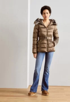 Anna Field -Anna Field e723389e017141f881cbfb73bb335218 scaled